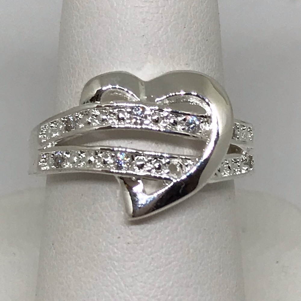 SILVER HEART RING ✨✨✨
